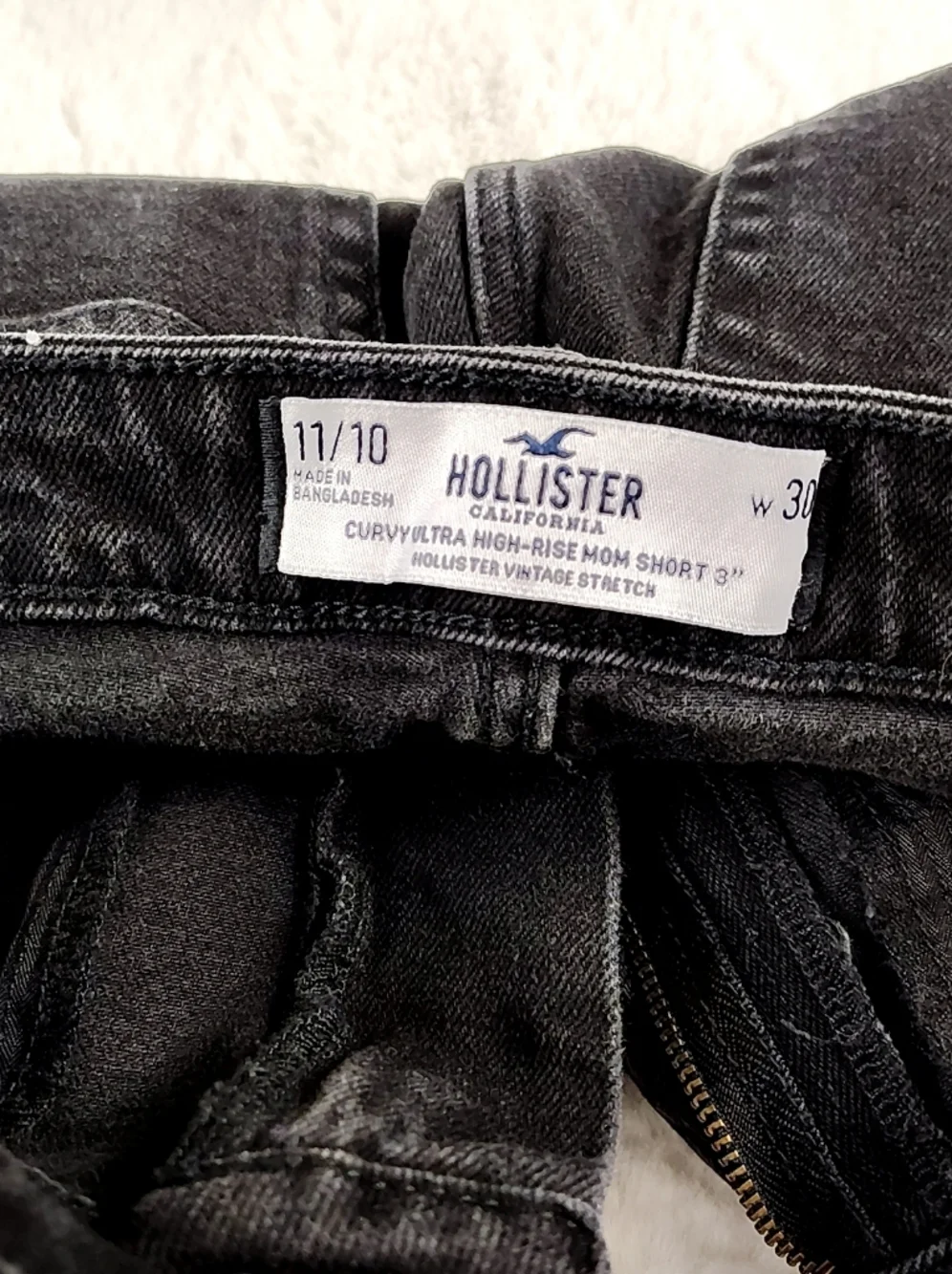 Hollister Curvy Ultra High Rise Mom Shorts 3" Distressed Summer Shorts Sz 11 /10 - Picture 6 of 8
